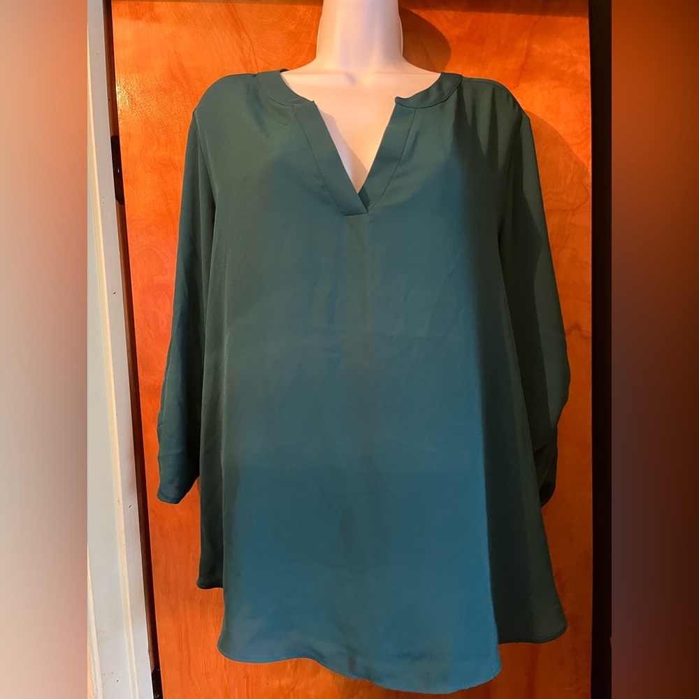 Chaus New York turquoise blouse